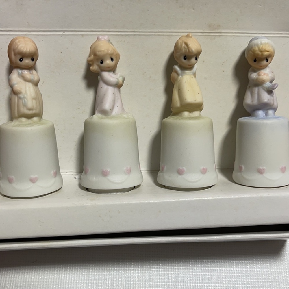 1985 Four seasons series Limited addition precious moment Thimbles.